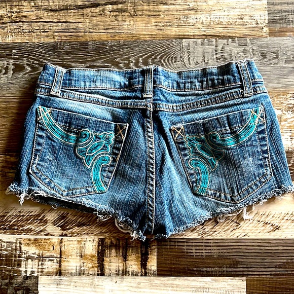 South Pole shorts size 5. Good condition. - Picture 2 of 4